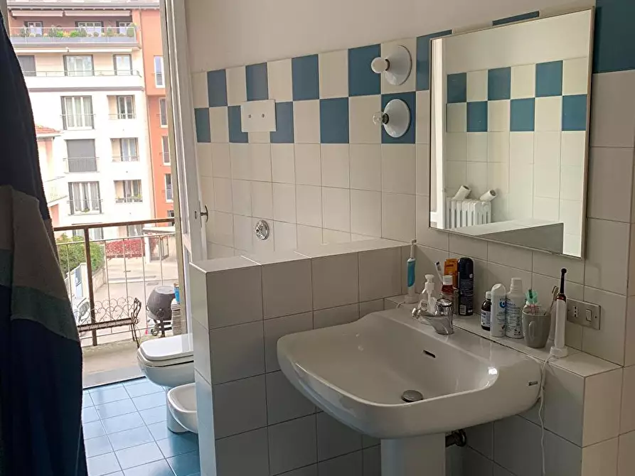 Immagine 3 di Stanza singola in affitto  a Lecco