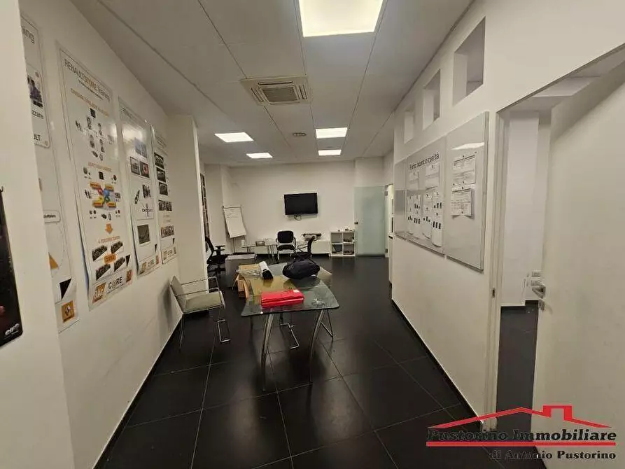 Immagine 11 di Negozio in affitto  in Via Vecchia Pentimele  a Reggio Di Calabria