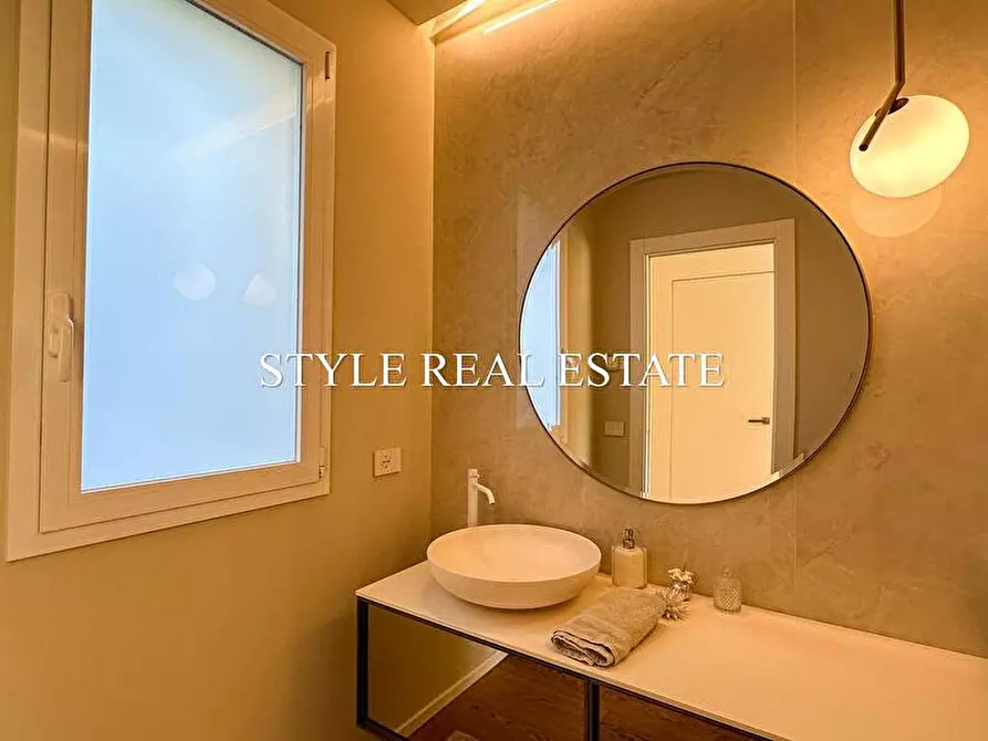 Immagine 23 di Villa in vendita  in Professore Lino Romano 25 a Siracusa