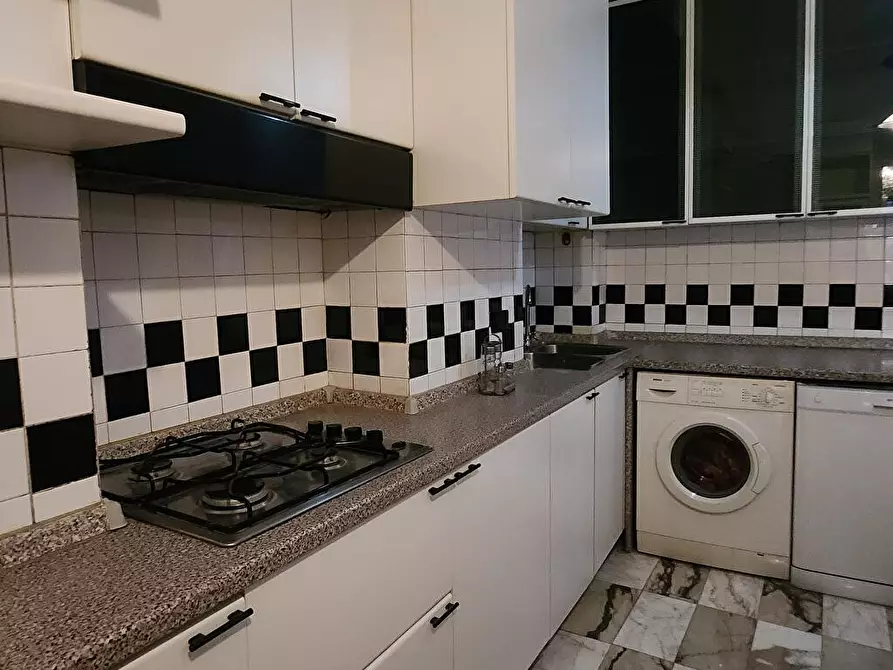 Immagine 4 di Abitazione tipica in affitto  in Viale vittorio veneto 8 a Milano