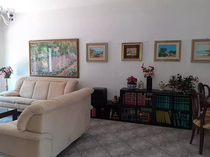 Immagine 2 di Villa in affitto  in Via occhiate 15 a Taranto