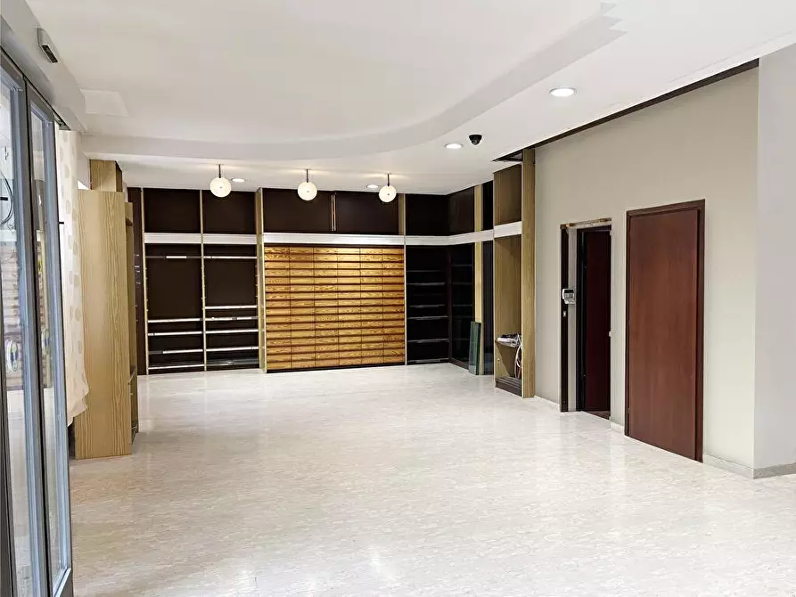 Immagine 3 di Attività commerciale in affitto  in Piazza della Chiesa 25 a Bosco Chiesanuova