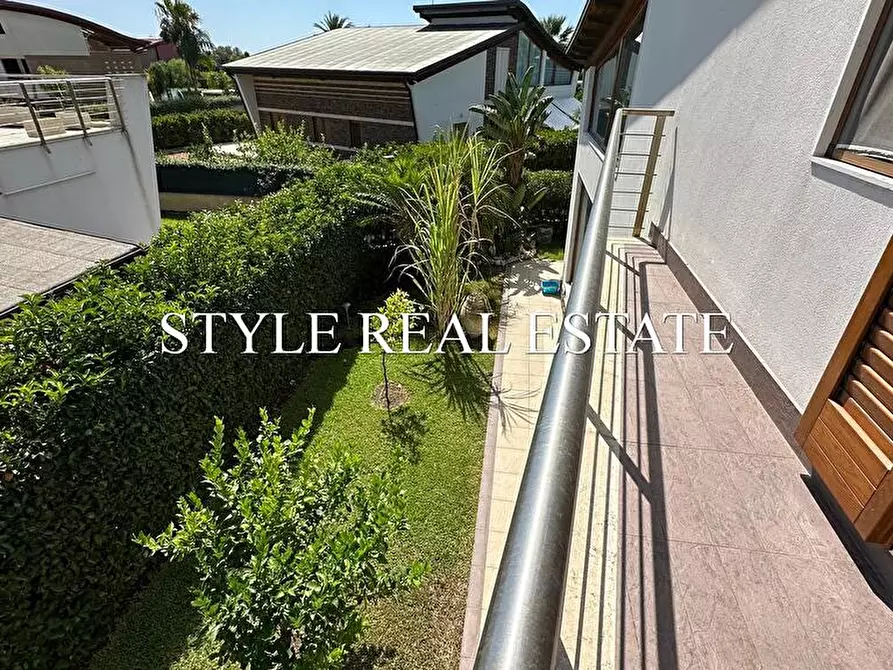 Immagine 23 di Villa in vendita  in via nino consiglio - a Siracusa
