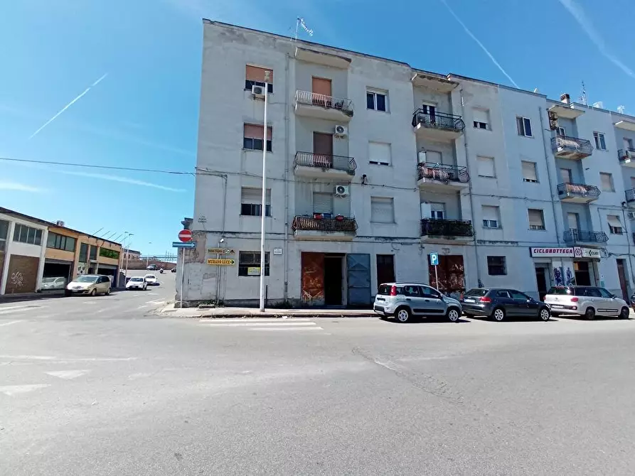 Immagine 4 di Magazzino in vendita  in Viale Porto Torres 2 a Sassari