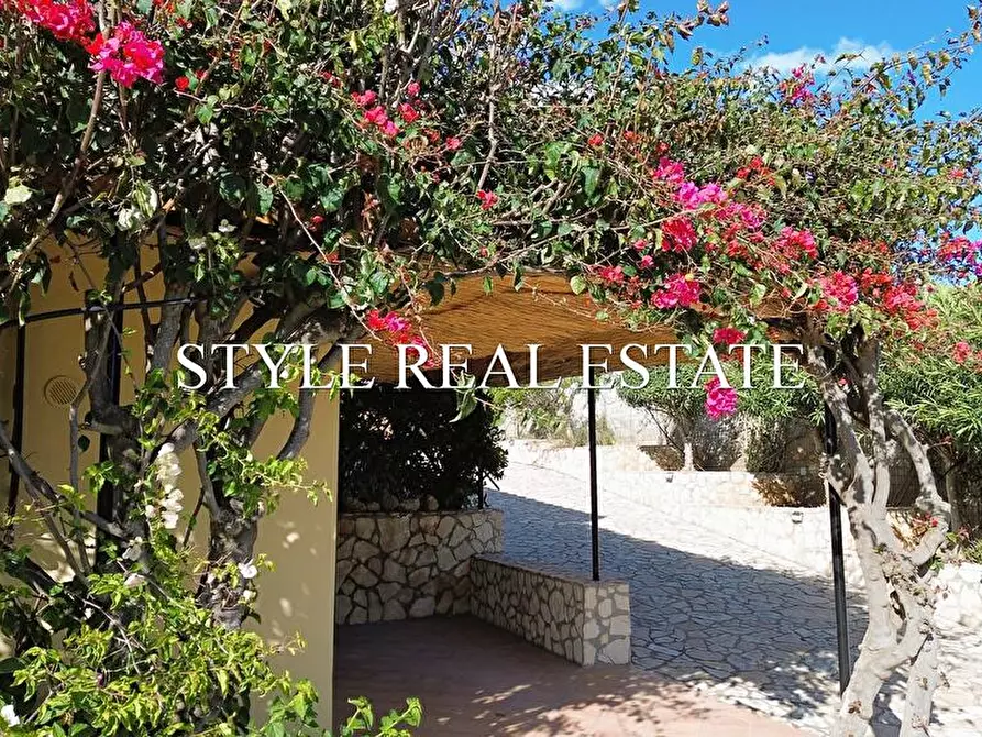 Immagine 11 di Villa in vendita  in Strada capo murro di porco a Siracusa