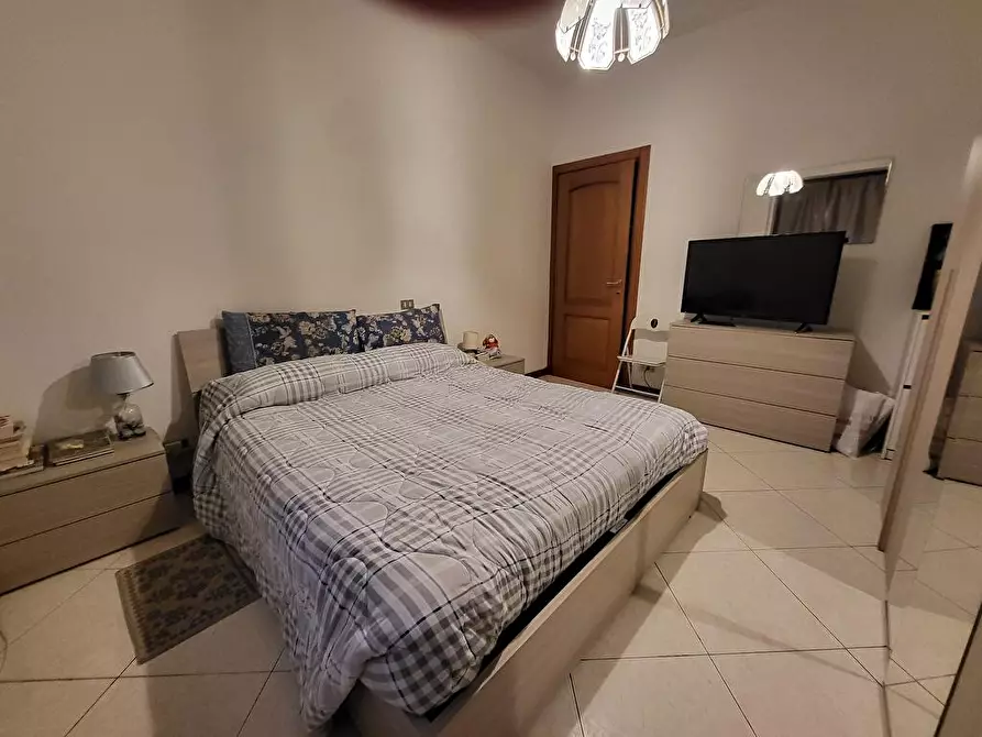 Immagine 10 di Abitazione tipica in affitto  in viale Massenzio Masia 20 a Como