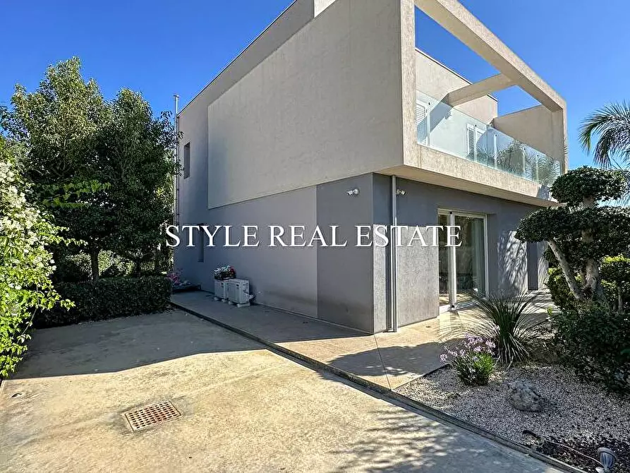 Immagine 4 di Villa in vendita  in Professore Lino Romano 25 a Siracusa