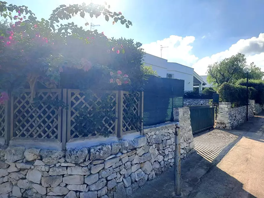 Immagine 2 di Villa in vendita  in Via Augusta a Ostuni
