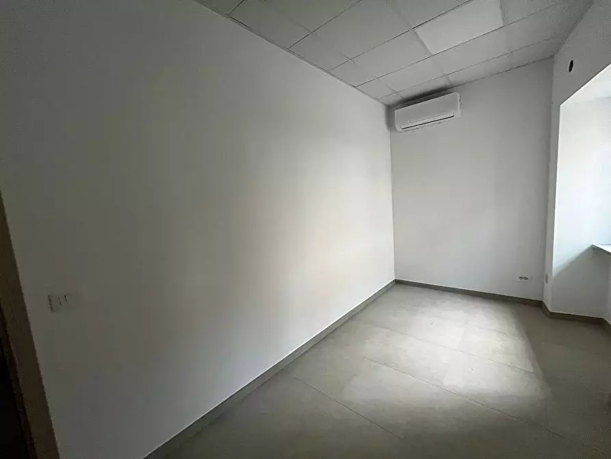 Immagine 2 di Ufficio in affitto  in via san massimi 199 a Nola