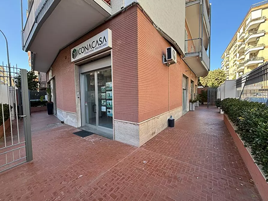 Immagine 1 di Locale commerciale in affitto  in VIA BENEDETTO CROCE 18 a Lecce