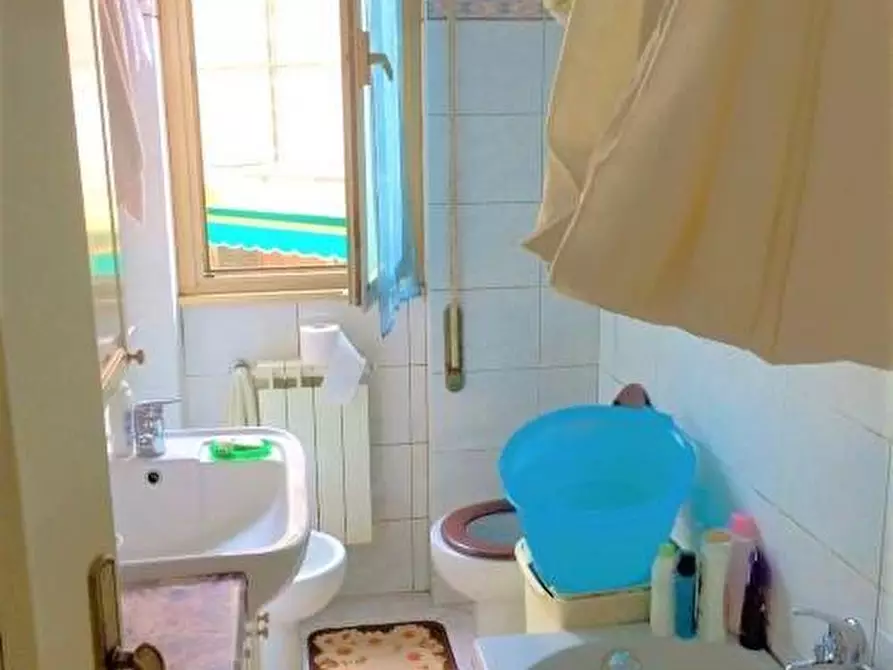 Immagine 5 di Bilocale in vendita  in VIA TORRE DEL MENEGOTTO 4 a Rapallo