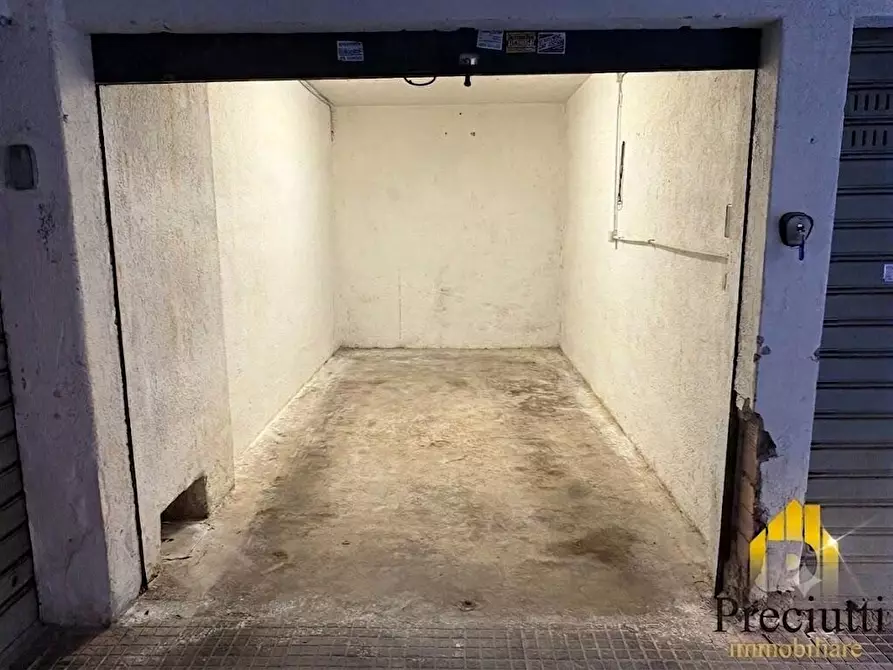 Immagine 8 di Box auto in vendita  in VIA CAMILLO SERAFINI 61 a Roma