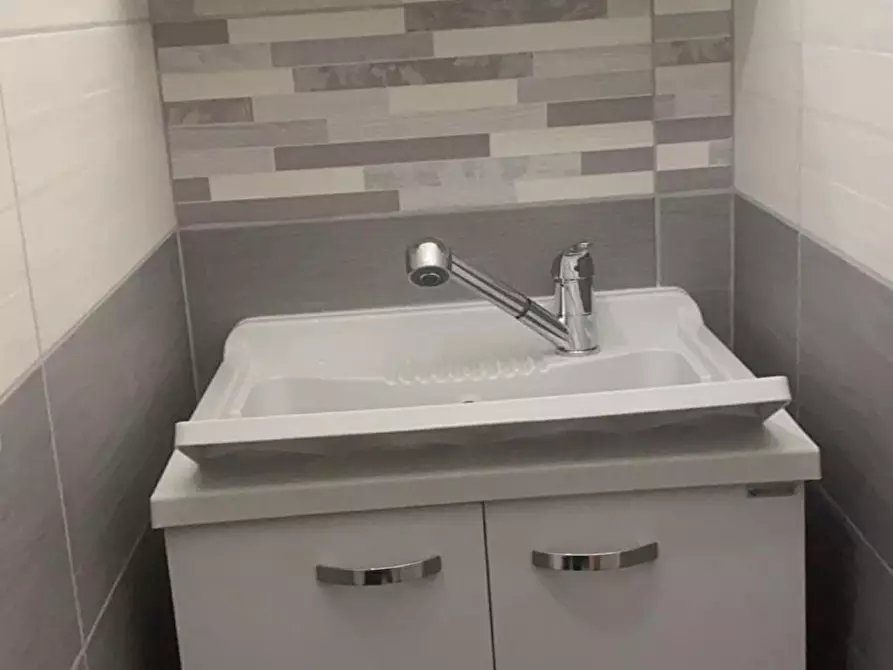 Immagine 14 di Appartamento in affitto  a Potenza