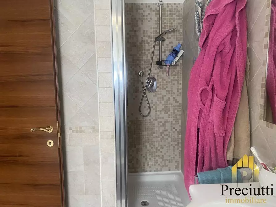 Immagine 5 di Appartamento in vendita  in VIA STEFANO BORGIA 74 a Roma