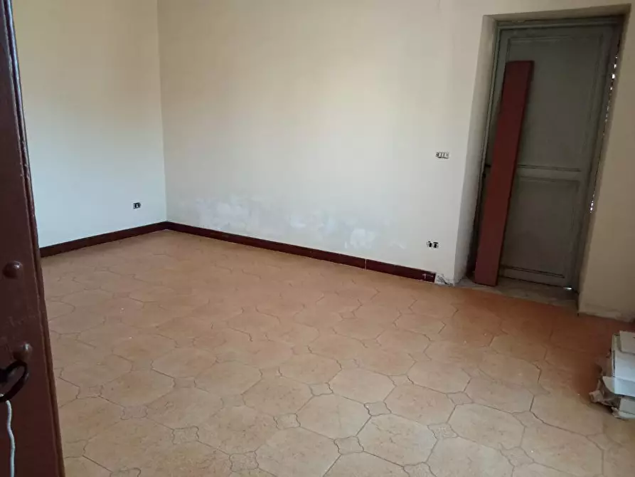 Immagine 8 di Negozio in affitto  in Via Provinciale 1 a San Valentino Torio