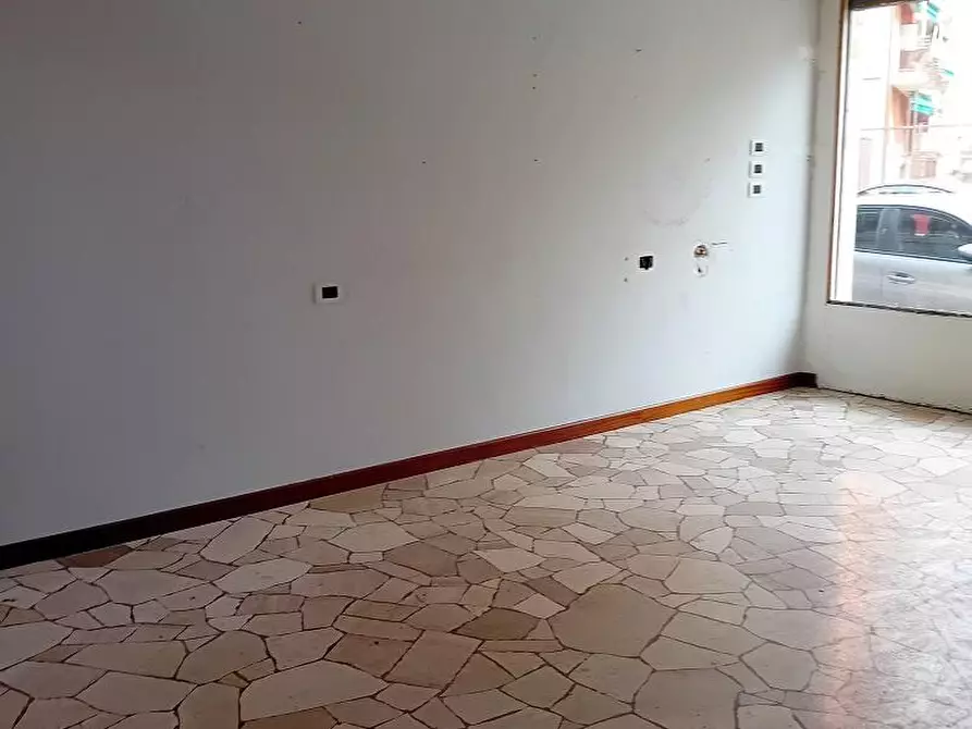 Immagine 6 di Negozio in vendita  in via Gian Rinaldo Carli 39 a Milano