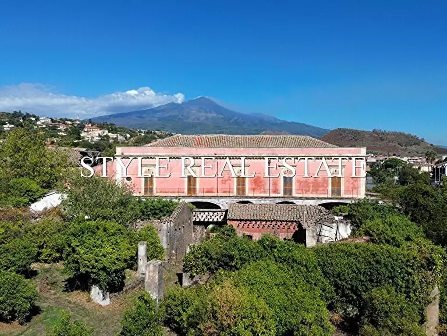 Immagine 2 di Albergo/B&B/Residence in vendita  in Via Aldo Moro a Viagrande