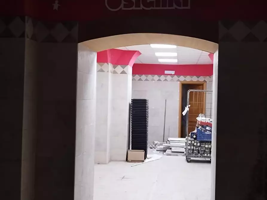 Immagine 4 di Locale commerciale in affitto  in Via Laudisio 25 a Sarno