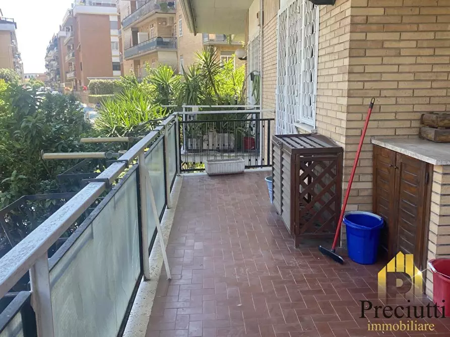 Immagine 18 di Appartamento in vendita  in VIA VINCENZO VELA 35 a Roma