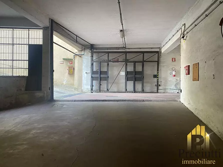 Immagine 9 di Garage in affitto  in VIA SILVESTRI 191 a Roma