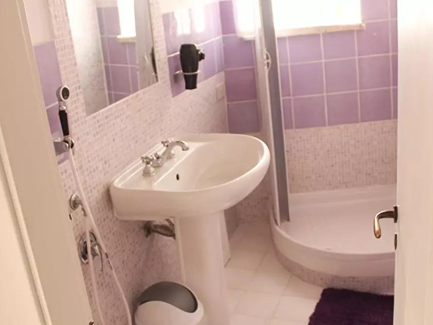 Immagine 27 di Camera in affitto  in Via Argenteria  19 a Palermo