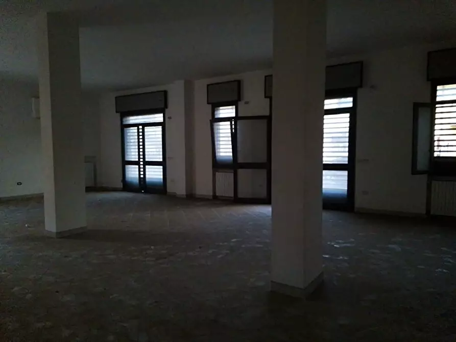 Immagine 5 di Locale commerciale in vendita  in Via Lavorate Centro 1 a Sarno