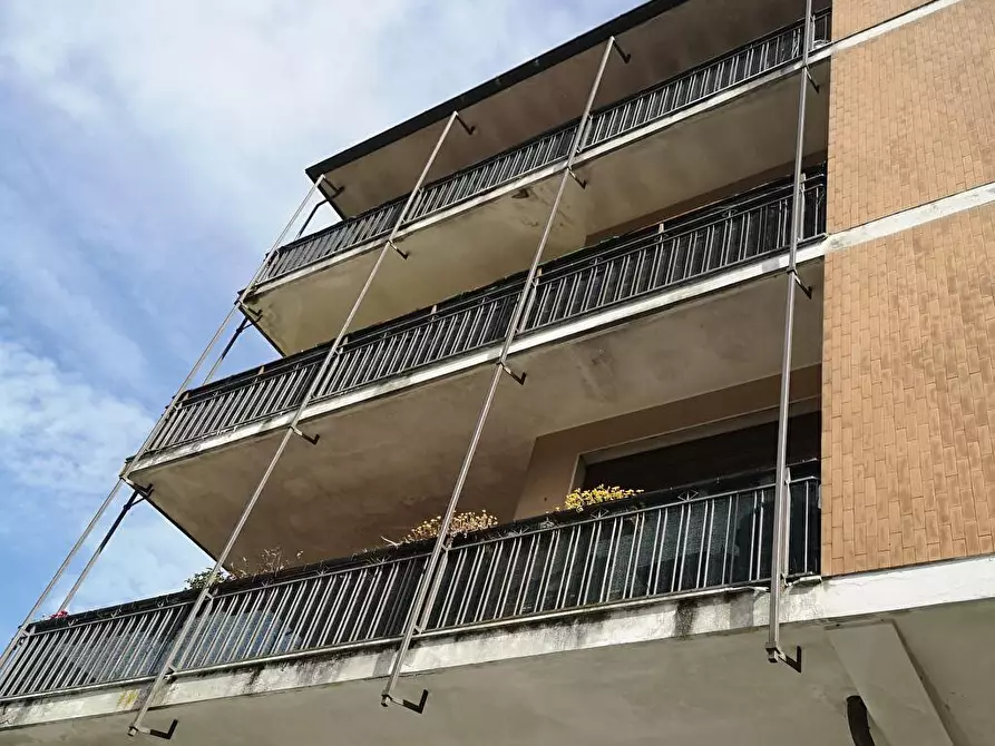 Immagine 10 di Appartamento in affitto  in Via Lombardia  8 a Casalzuigno