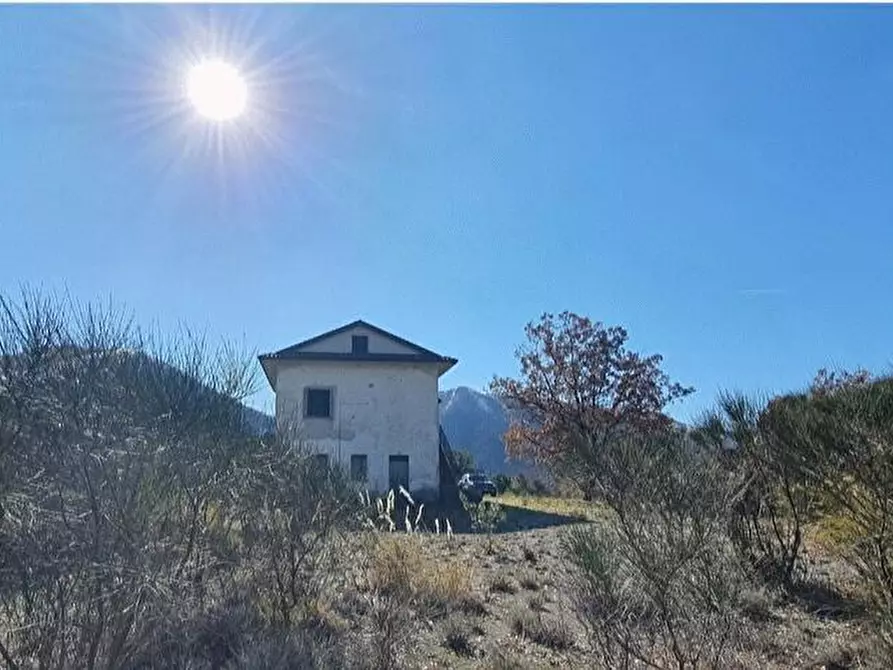 Immagine 4 di Villa in vendita  in TAVERNA 12 a Lauria