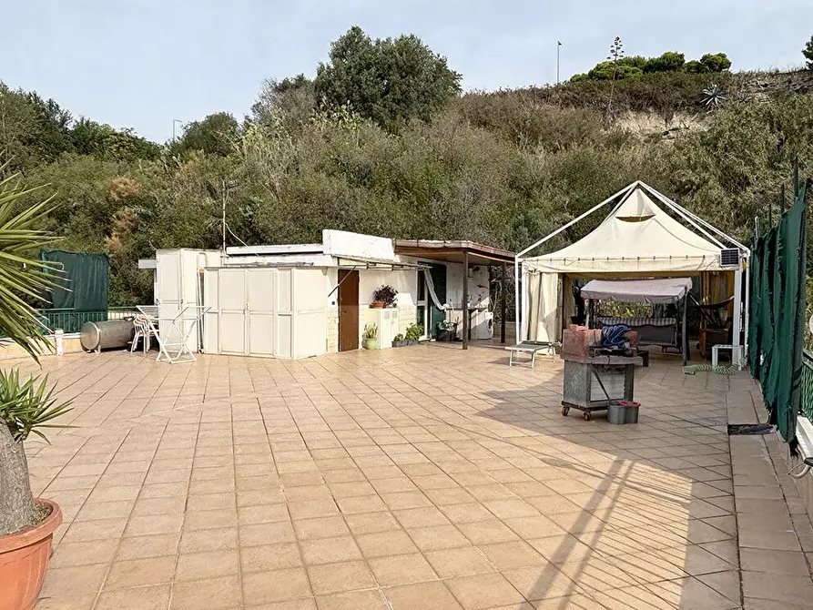 Immagine 22 di Casa trifamiliare in vendita  in Via Raimondo Annecchino snc a Pozzuoli