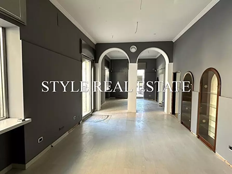 Immagine 6 di Locale commerciale in vendita  in Via Ierone l'Etneo 86 a Siracusa