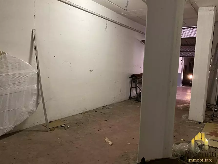 Immagine 15 di Box auto in vendita  in VIA DEL FONTANILE ARENATO 308 a Roma