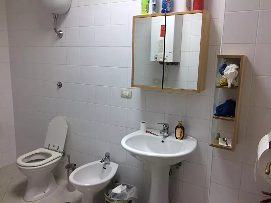 Immagine 6 di Ufficio in affitto  in Via Gabriele D'Annunzio  38 a Giugliano In Campania