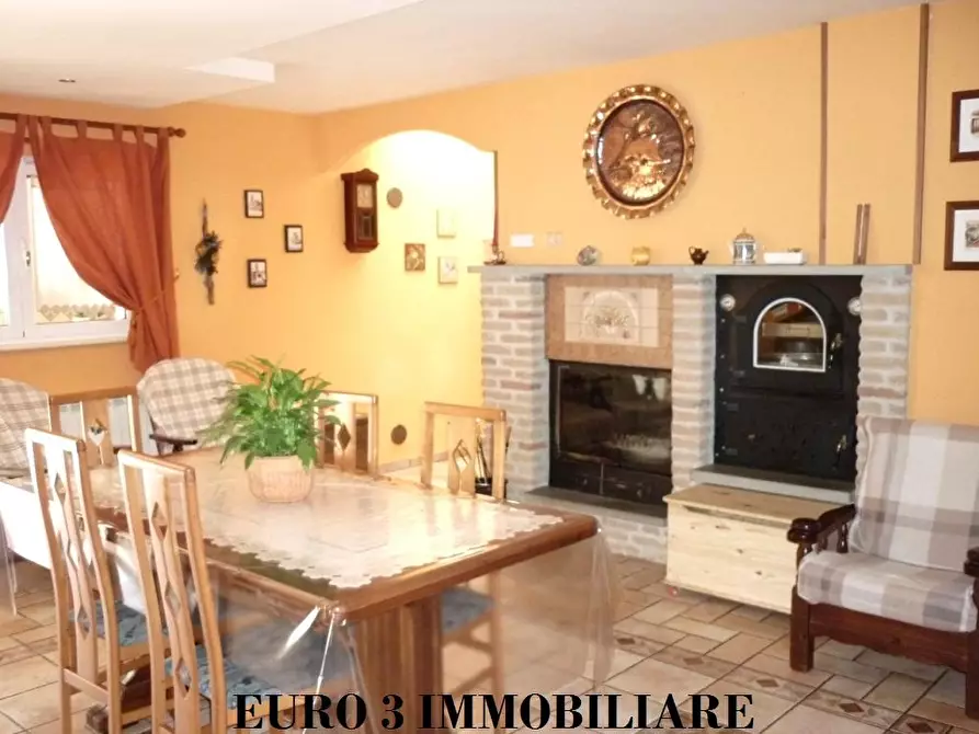 Immagine 1 di Appartamento in vendita  in VIA PIETRO NENNI, 24/E a Roccafluvione