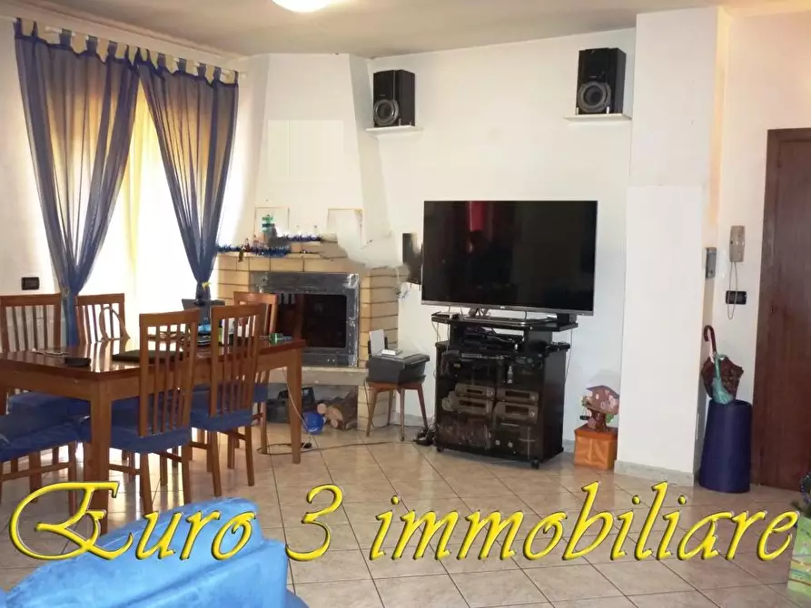 Immagine 1 di Appartamento in vendita  in VIA E. MONTALE, 1 a Roccafluvione