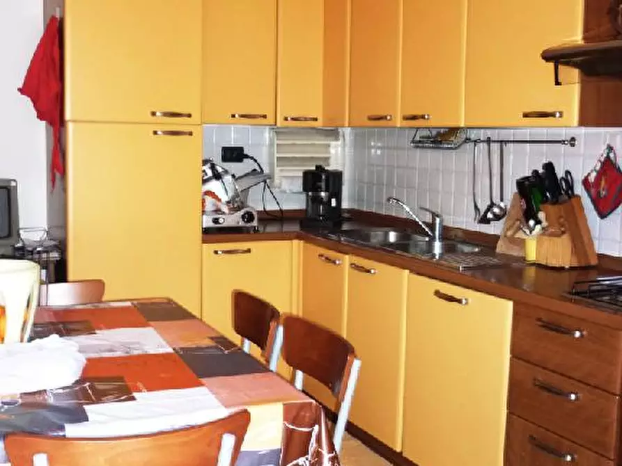 Immagine 3 di Appartamento in vendita  in VIA E. MONTALE, 1 a Roccafluvione