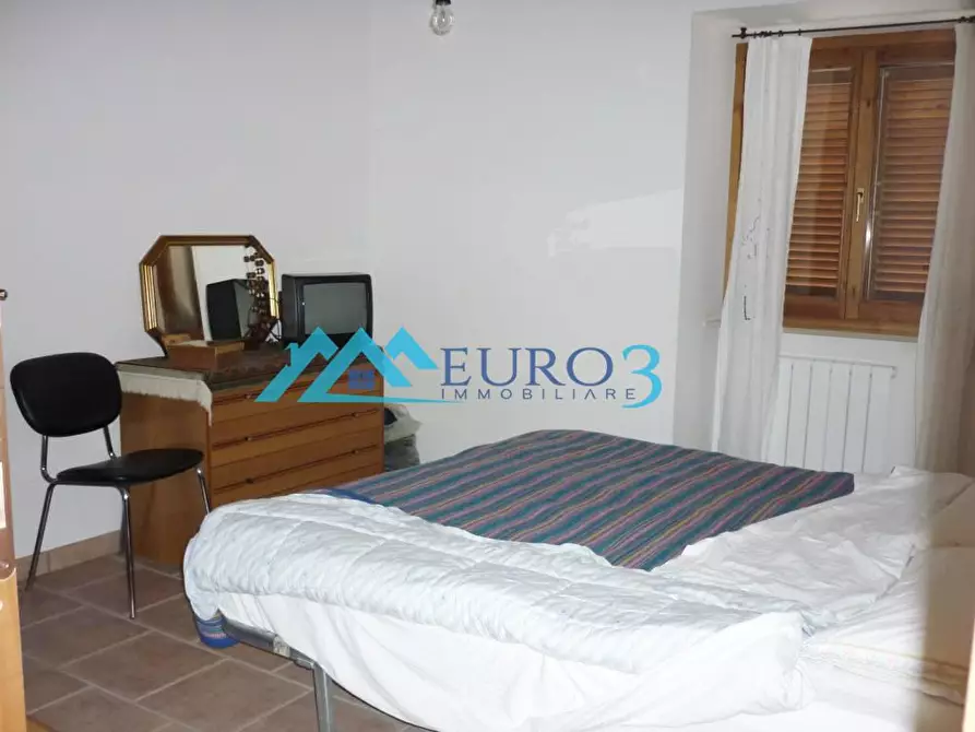 Immagine 10 di Terratetto in vendita  in USCERNO a Montegallo