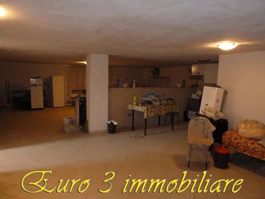 Immagine 2 di Garage in vendita  a Alba Adriatica