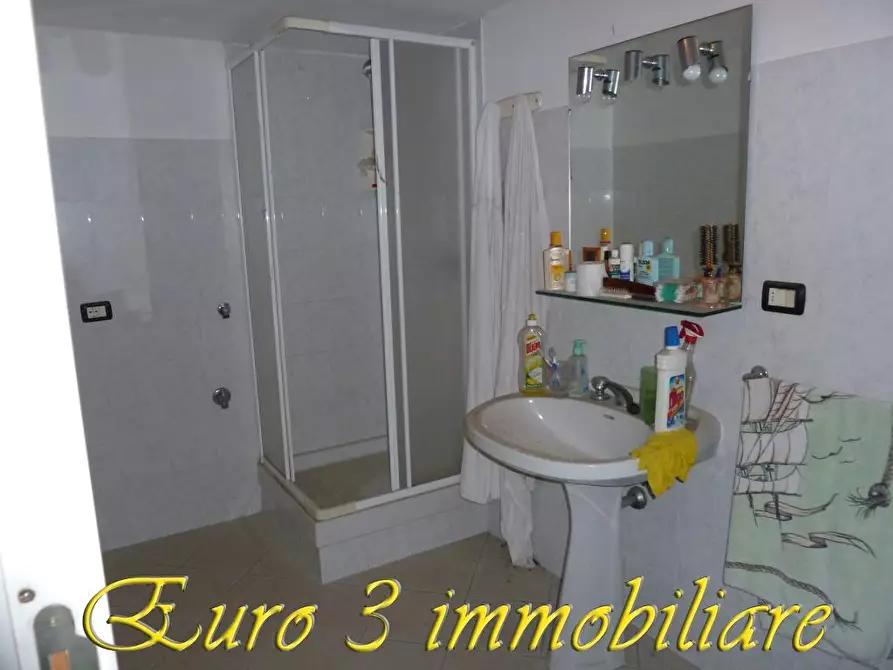 Immagine 6 di Garage in vendita  a Alba Adriatica