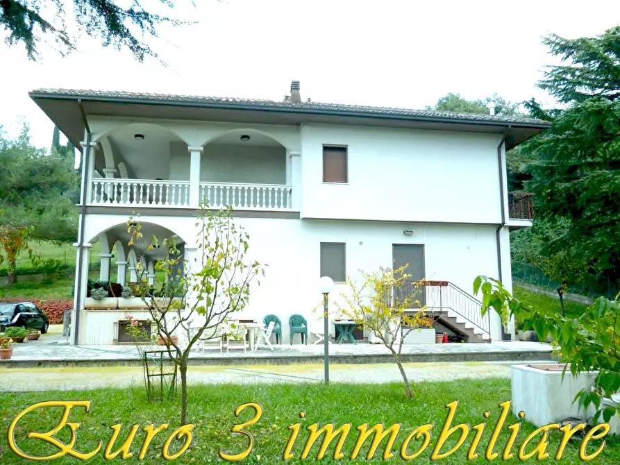 Immagine 3 di Villa in vendita  in CASE DI COCCIA a Folignano