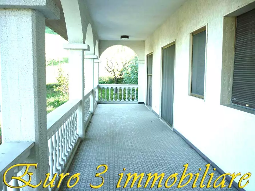 Immagine 9 di Villa in vendita  in CASE DI COCCIA a Folignano