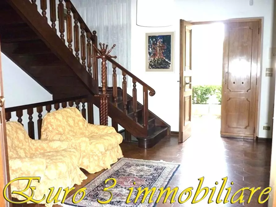 Immagine 10 di Villa in vendita  in CASE DI COCCIA a Folignano