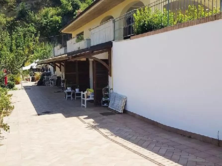 Immagine 4 di Villa in vendita  in FRAZIONE MONTEROCCO a Ascoli Piceno