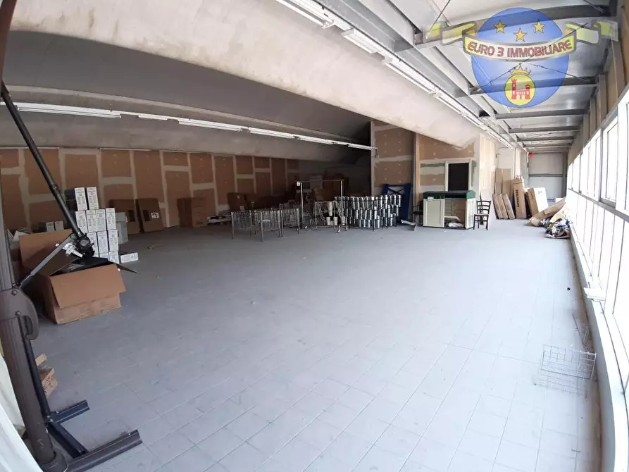 Immagine 2 di Locale commerciale in vendita  in VIA PICENO APRUTINA a Ascoli Piceno