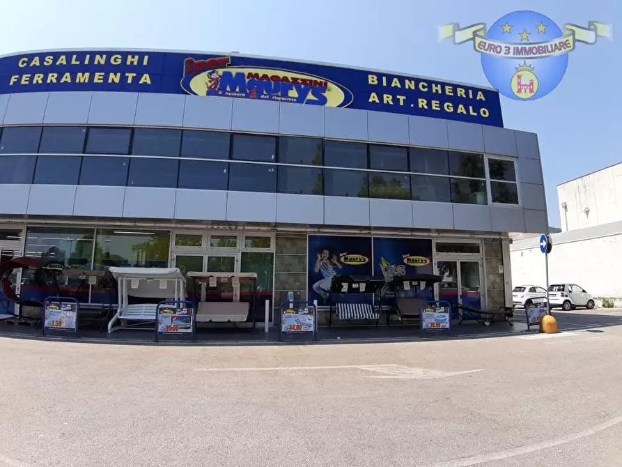 Immagine 6 di Locale commerciale in vendita  in VIA PICENO APRUTINA a Ascoli Piceno