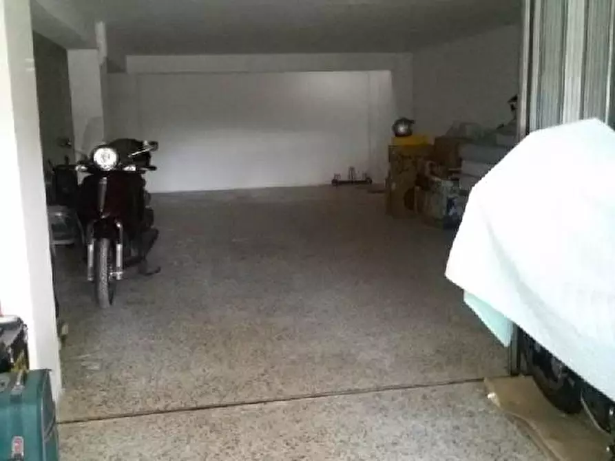 Immagine 4 di Garage in vendita  in VIALE ASSISI N.20 a Folignano