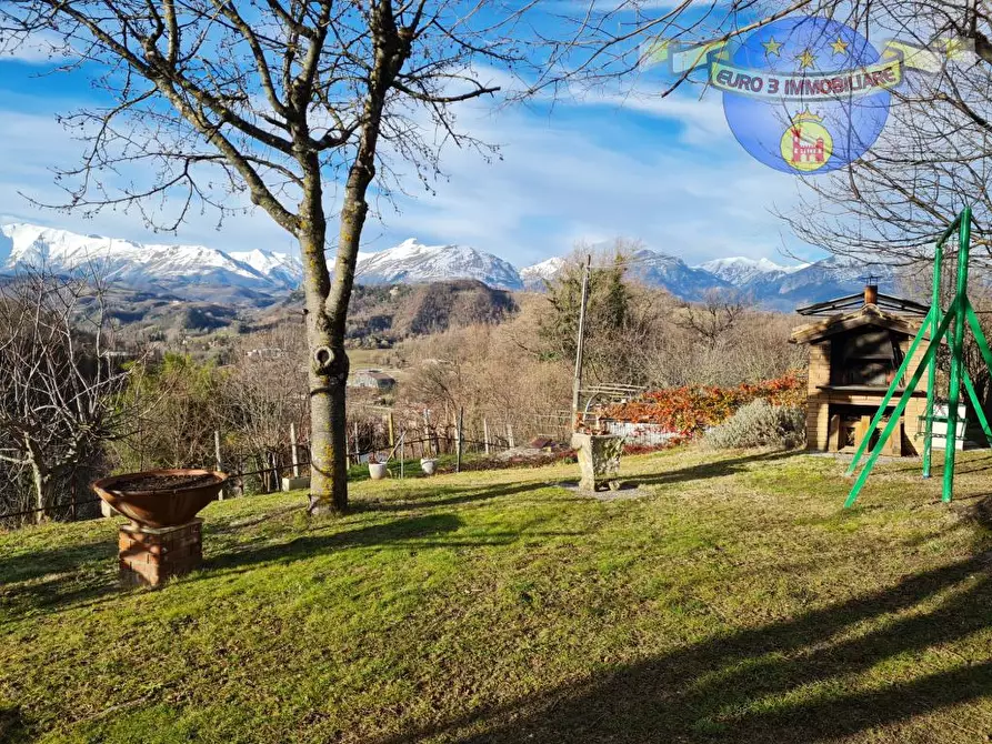 Immagine 4 di Casa indipendente in vendita  in CONTRADA COLLECHIARO,8 a Comunanza