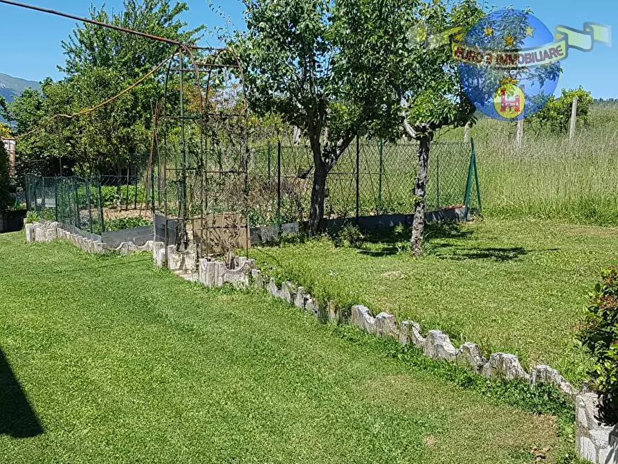 Immagine 17 di Casa indipendente in vendita  in CONTRADA COLLECHIARO,8 a Comunanza