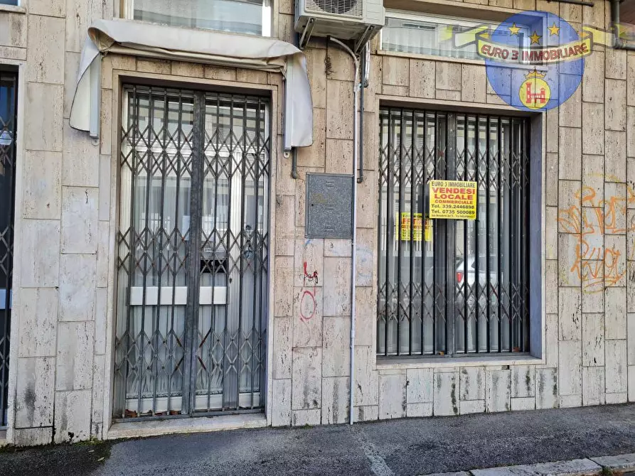 Immagine 1 di Locale commerciale in vendita  in VIA MONTELLO a Ascoli Piceno