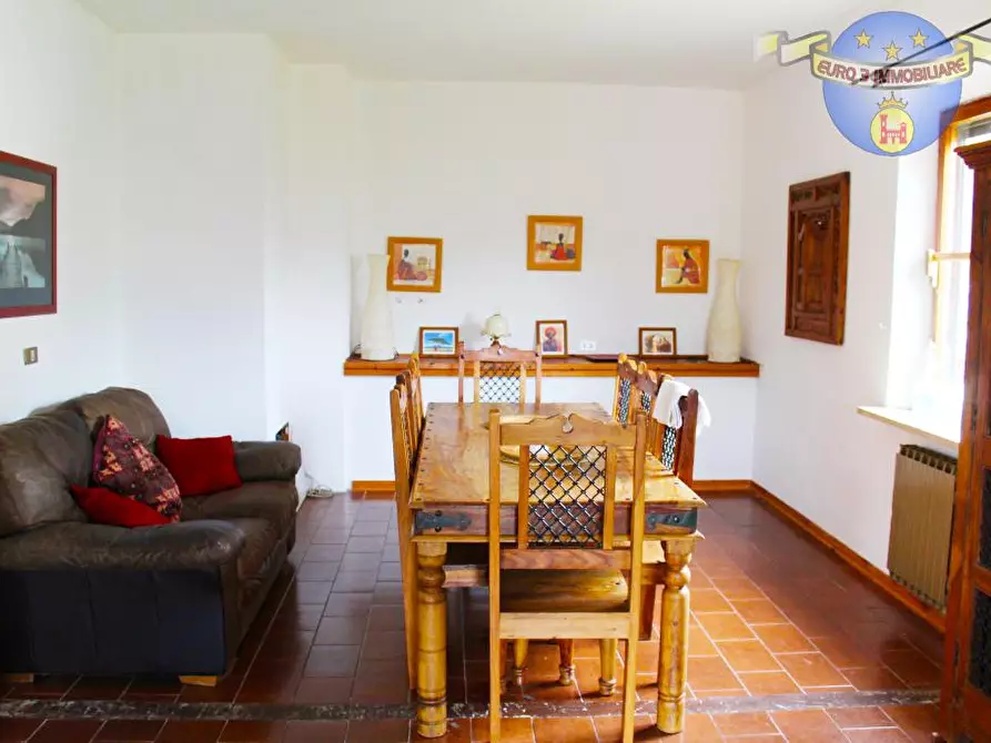 Immagine 3 di Villa in vendita  in MONTAZZOLINO a Montefortino