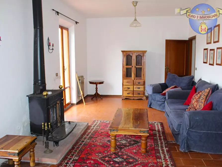 Immagine 4 di Villa in vendita  in MONTAZZOLINO a Montefortino